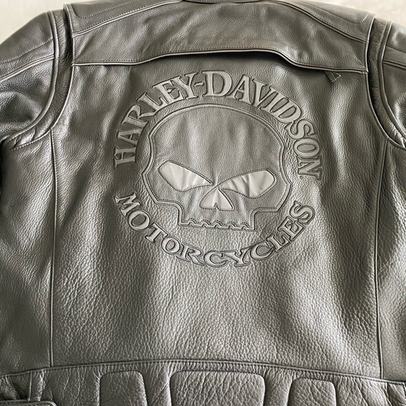 Harley Davidson Leather Jacket - Picture 2 of 8
